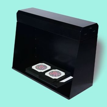 Illuminator for testing Pseudoisochromatic Plates