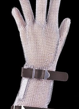 A full Range of Chainmail Gloves now available from Medstore